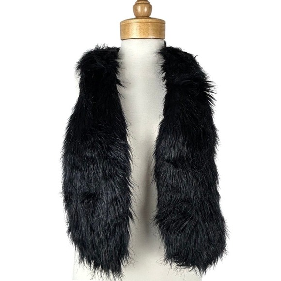 Old Navy Jackets & Blazers - Black Faux Fur Vest Sleeveless Medium/Large Black Cat Large ML‎ Fuzzy Outerwear